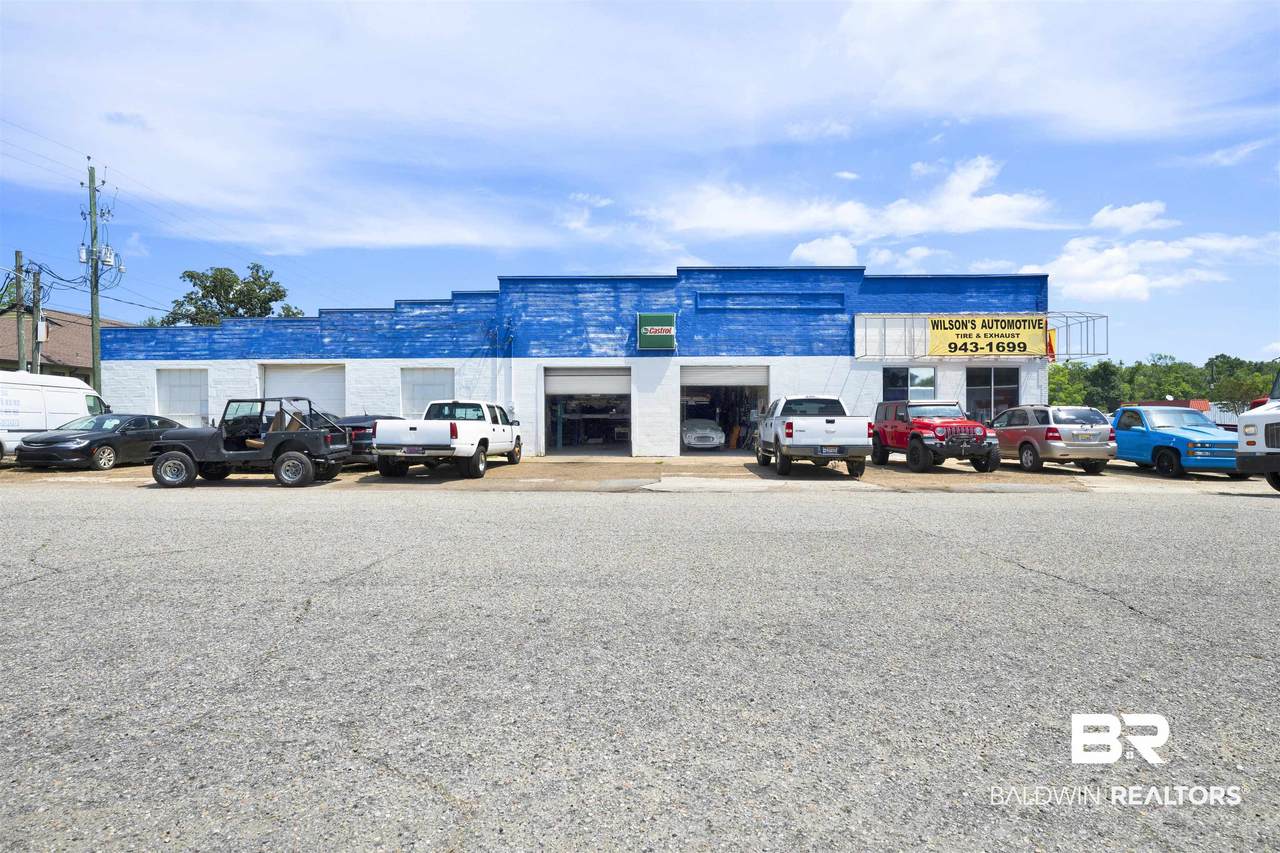 301 Mckenzie Street - Photo 1