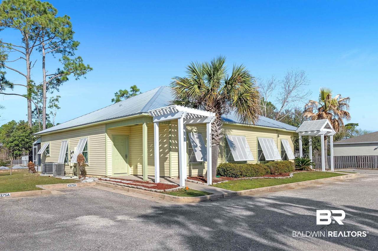4375 Lindsey Lane - Photo 1