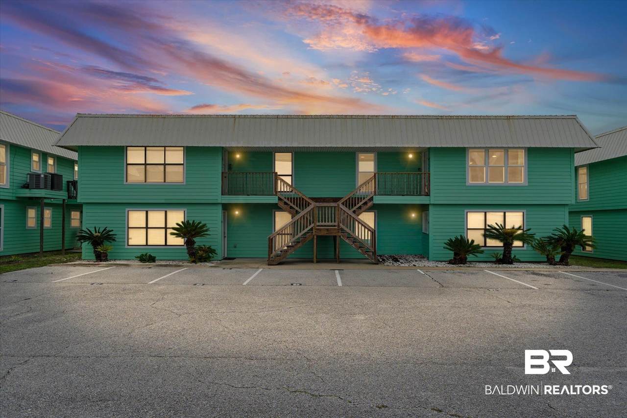 979 Lagoon Avenue - Photo 1