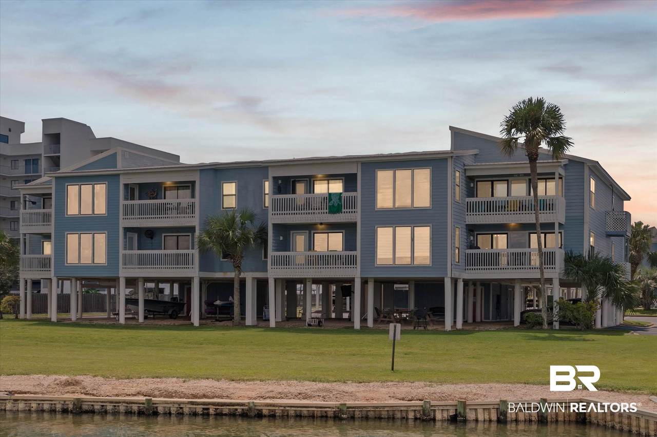 1872 West Beach Blvd - Photo 1