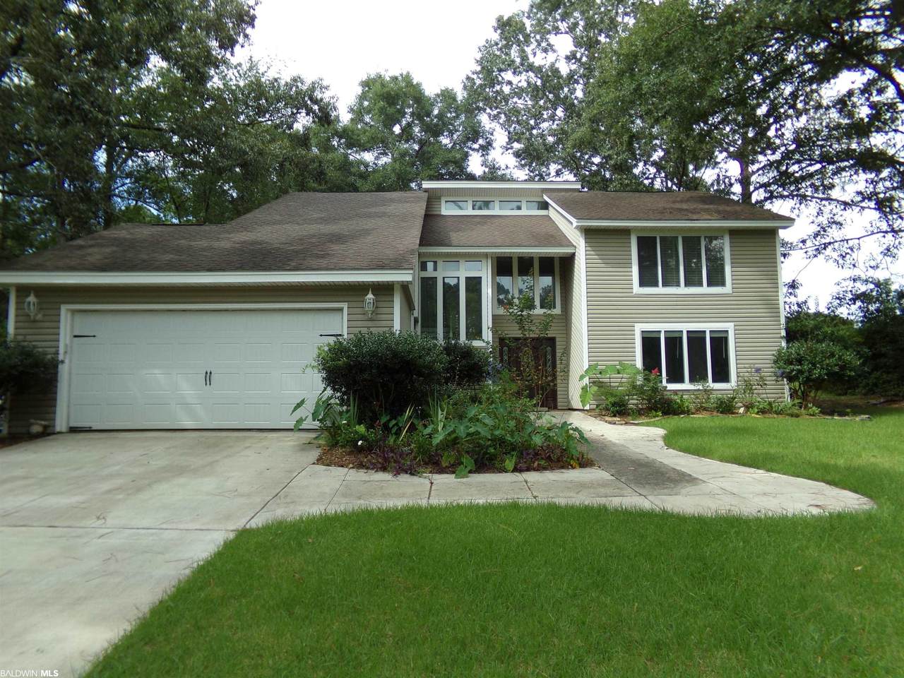 181 Rolling Hill Drive - Photo 1