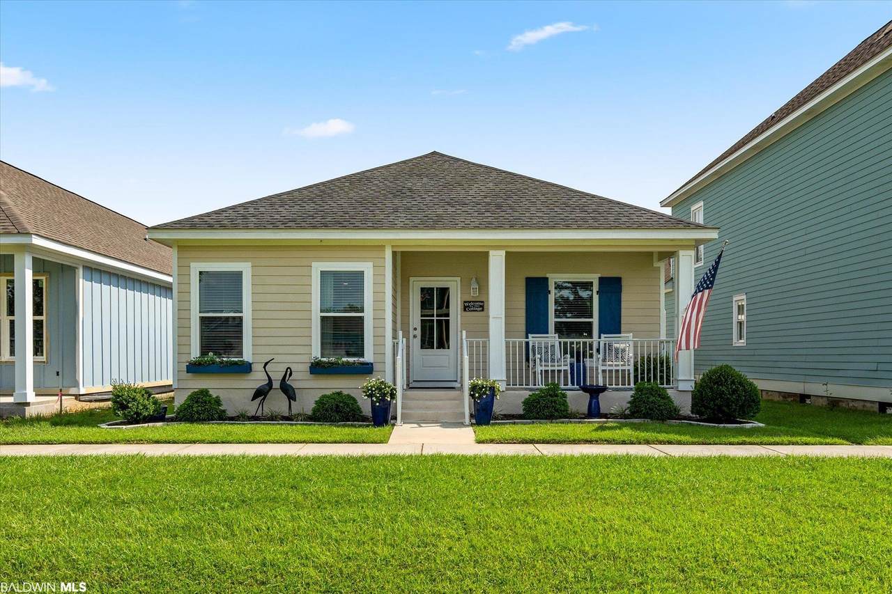 915 Periwinkle Ln - Photo 1