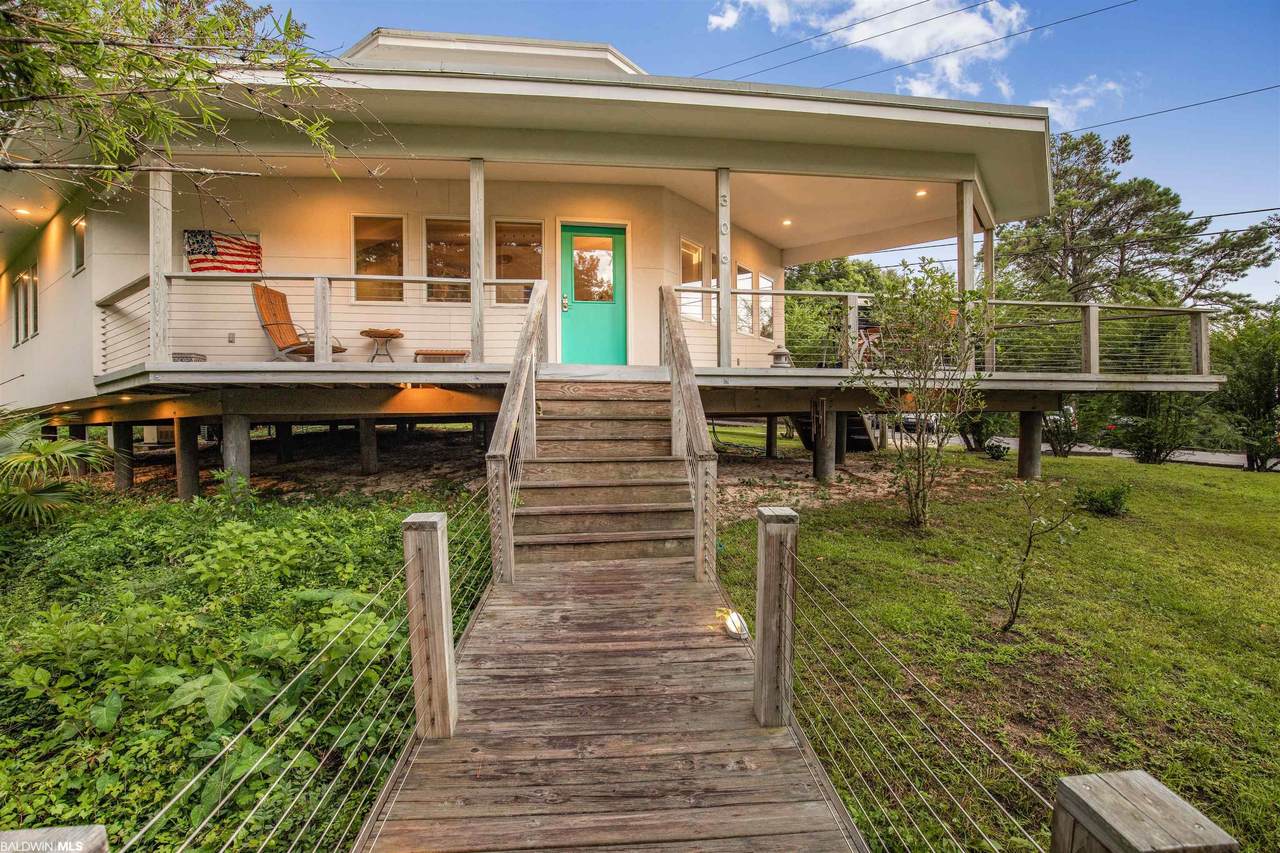 306 Creek Drive - Photo 1