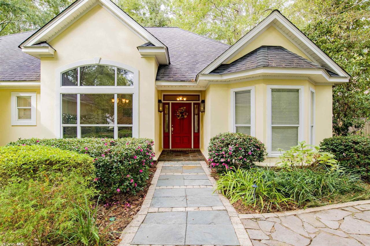 4 Greenbriar Ln - Photo 1