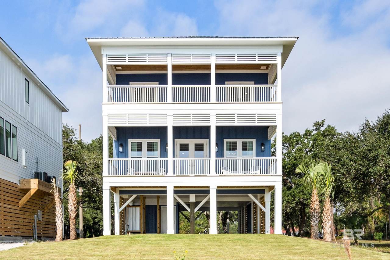 1047 Water Oaks Circle - Photo 1