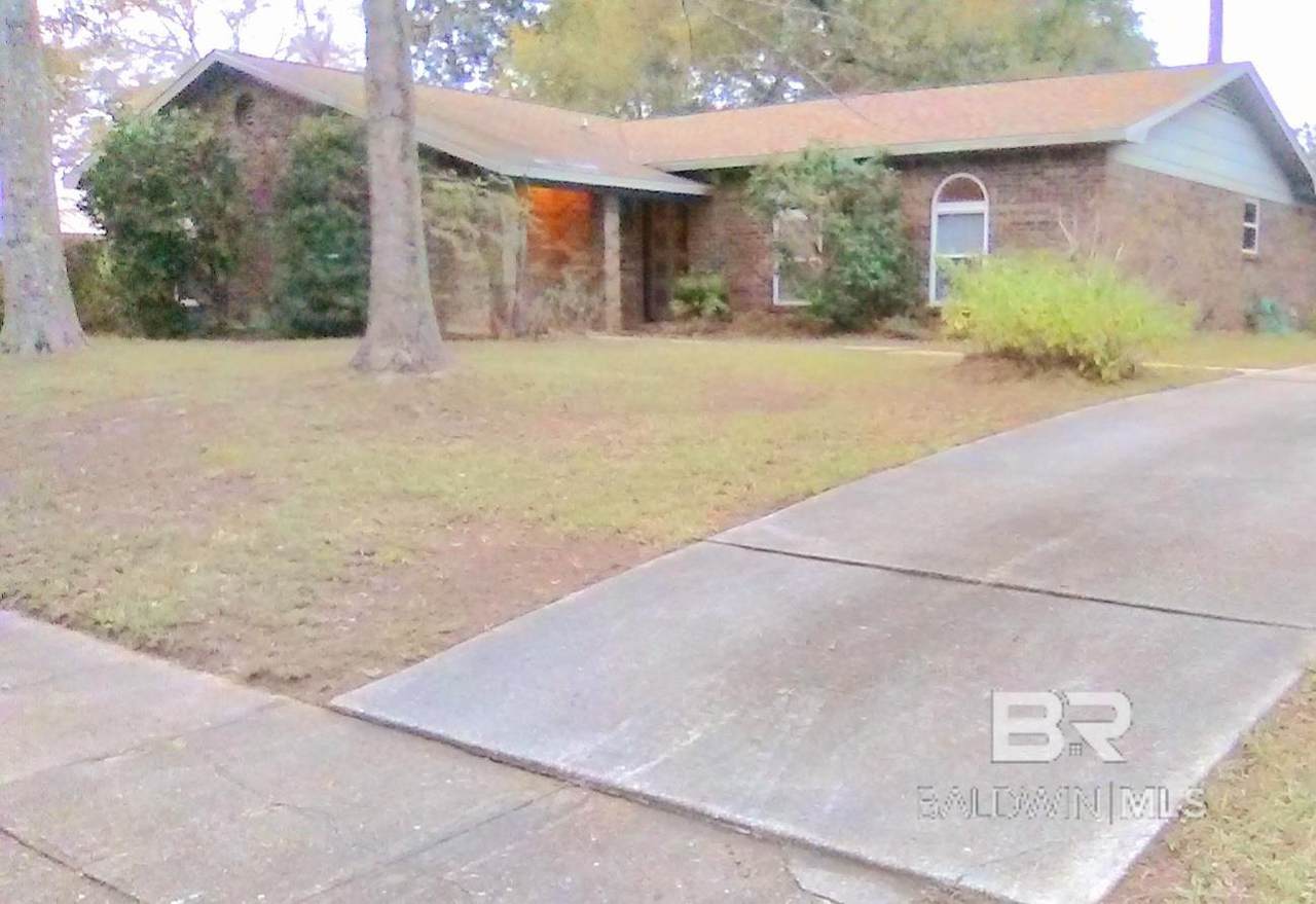 6128 Lindholm Drive - Photo 1