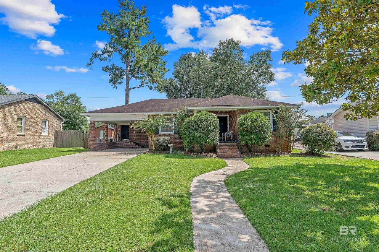 2867 Thornhill Drive - Photo 1
