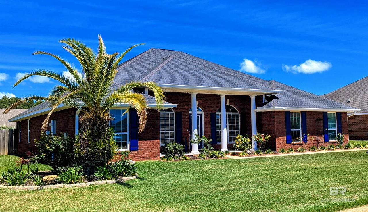 420 Collinwood Loop - Photo 1