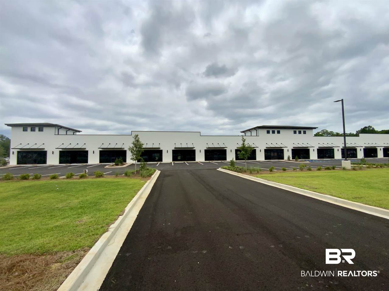 1100 Us Highway 31 - Photo 1