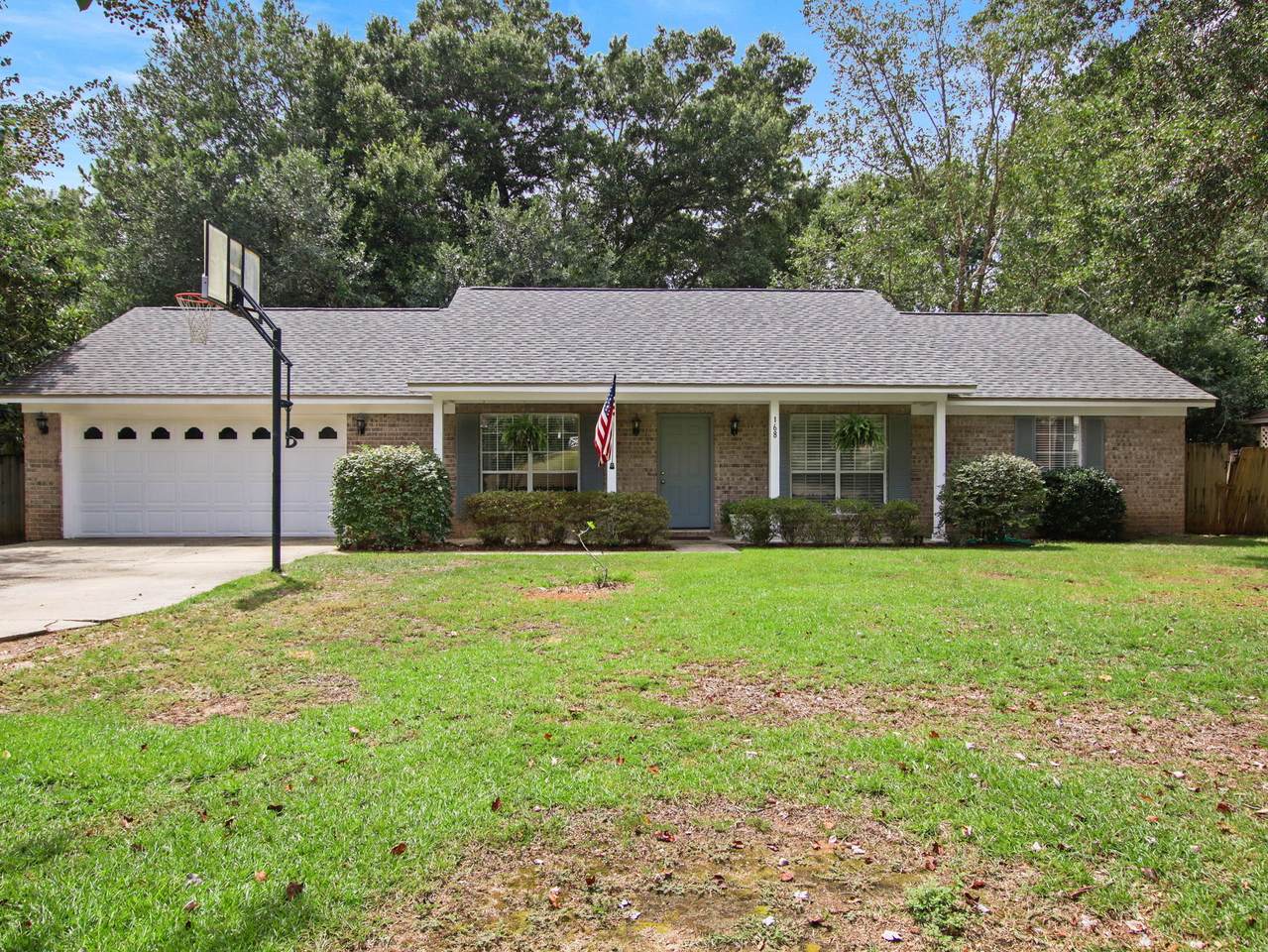 168 Robbins Blvd - Photo 1