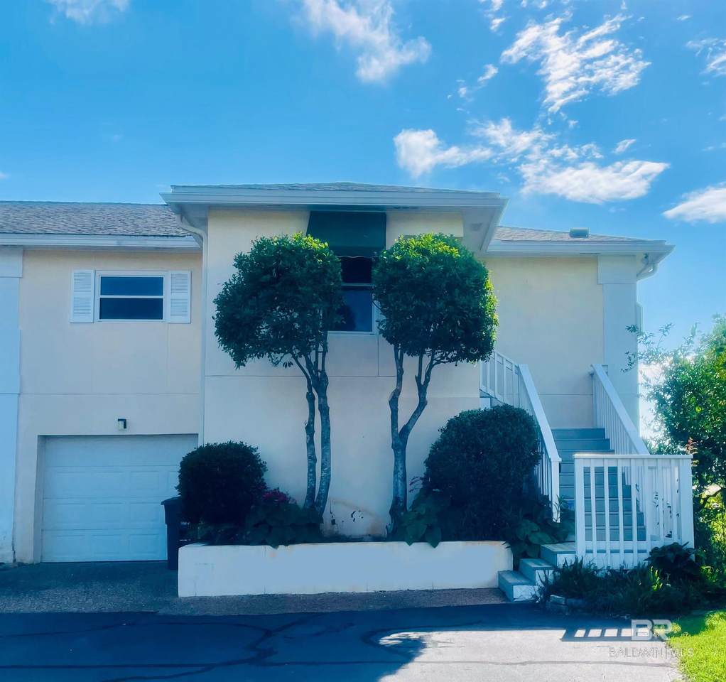 9540 Villas Drive - Photo 1