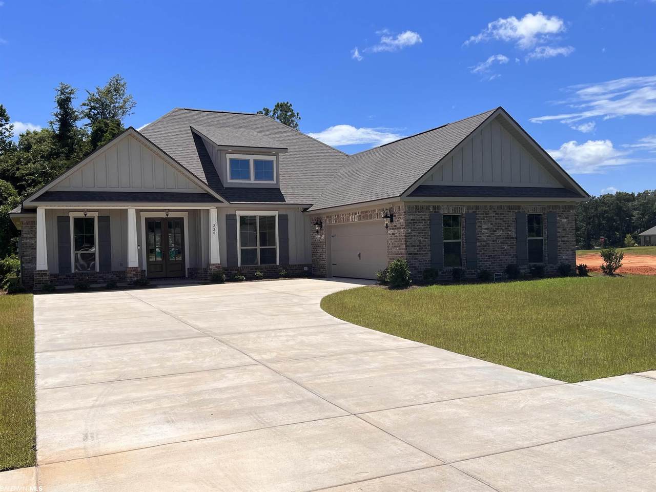 220 Fennec St - Photo 1