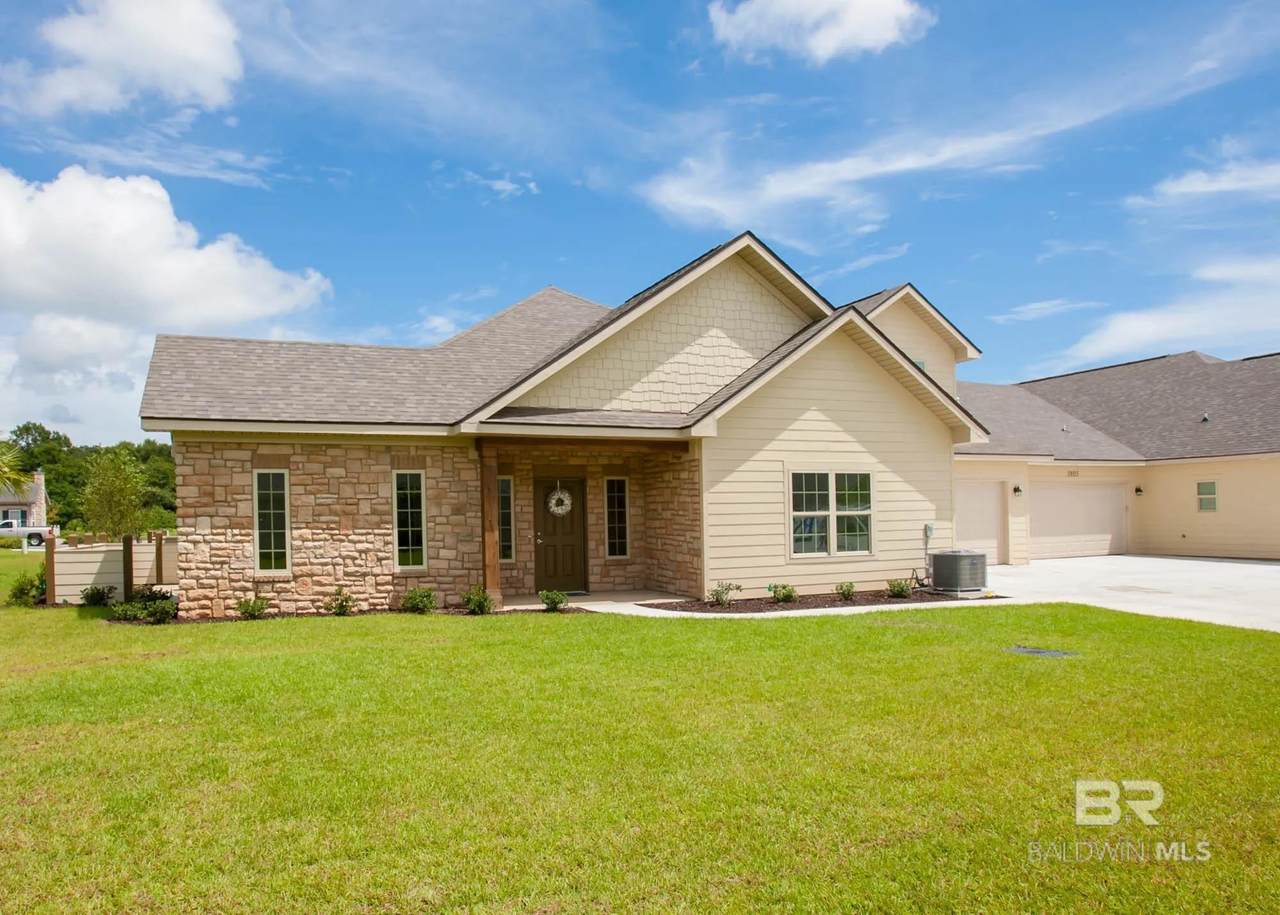 204 Holmes Avenue - Photo 1