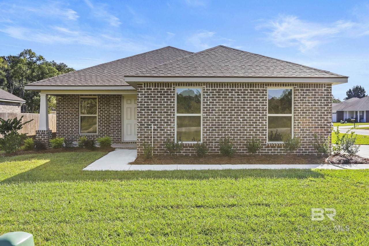 16015 Alabama Avenue - Photo 1
