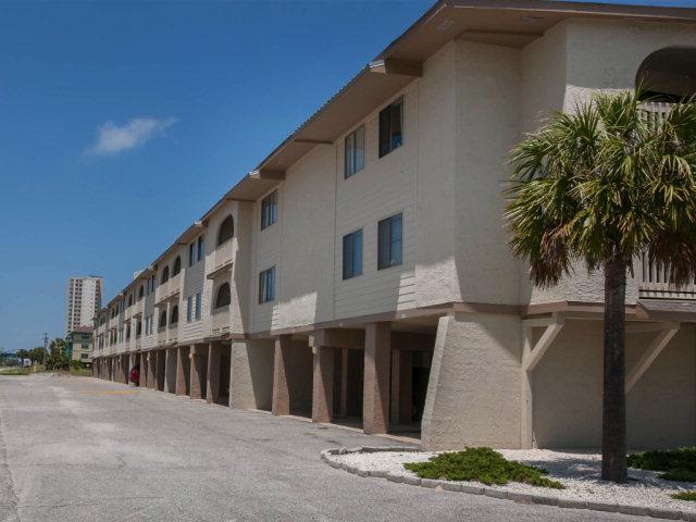 930 Beach Blvd - Photo 1