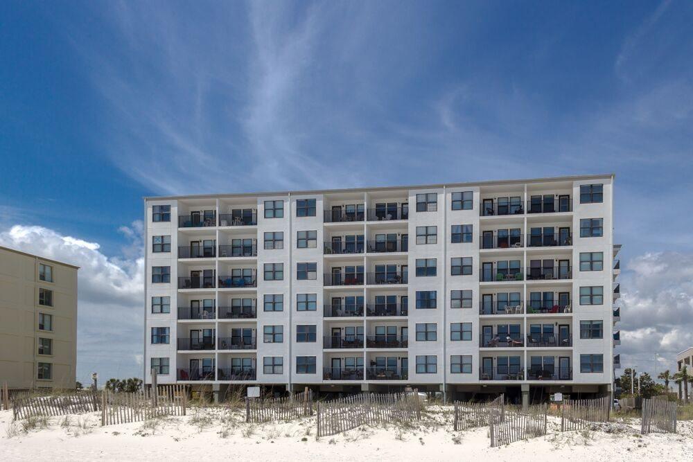 427 Beach Blvd - Photo 1