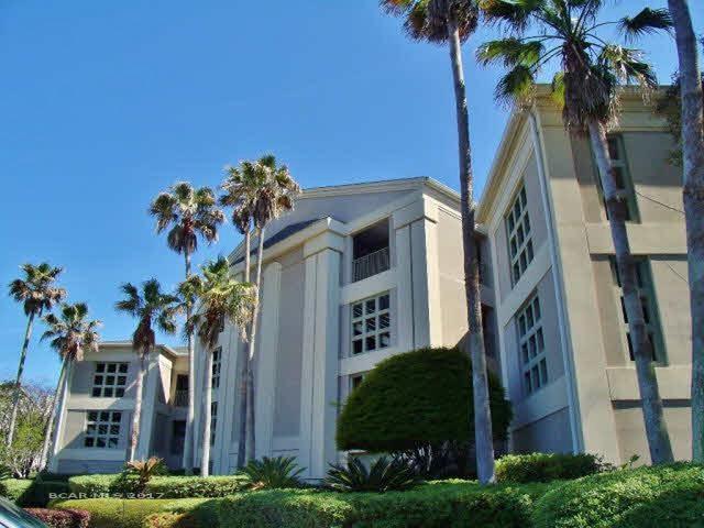 100 Peninsula Blvd - Photo 1