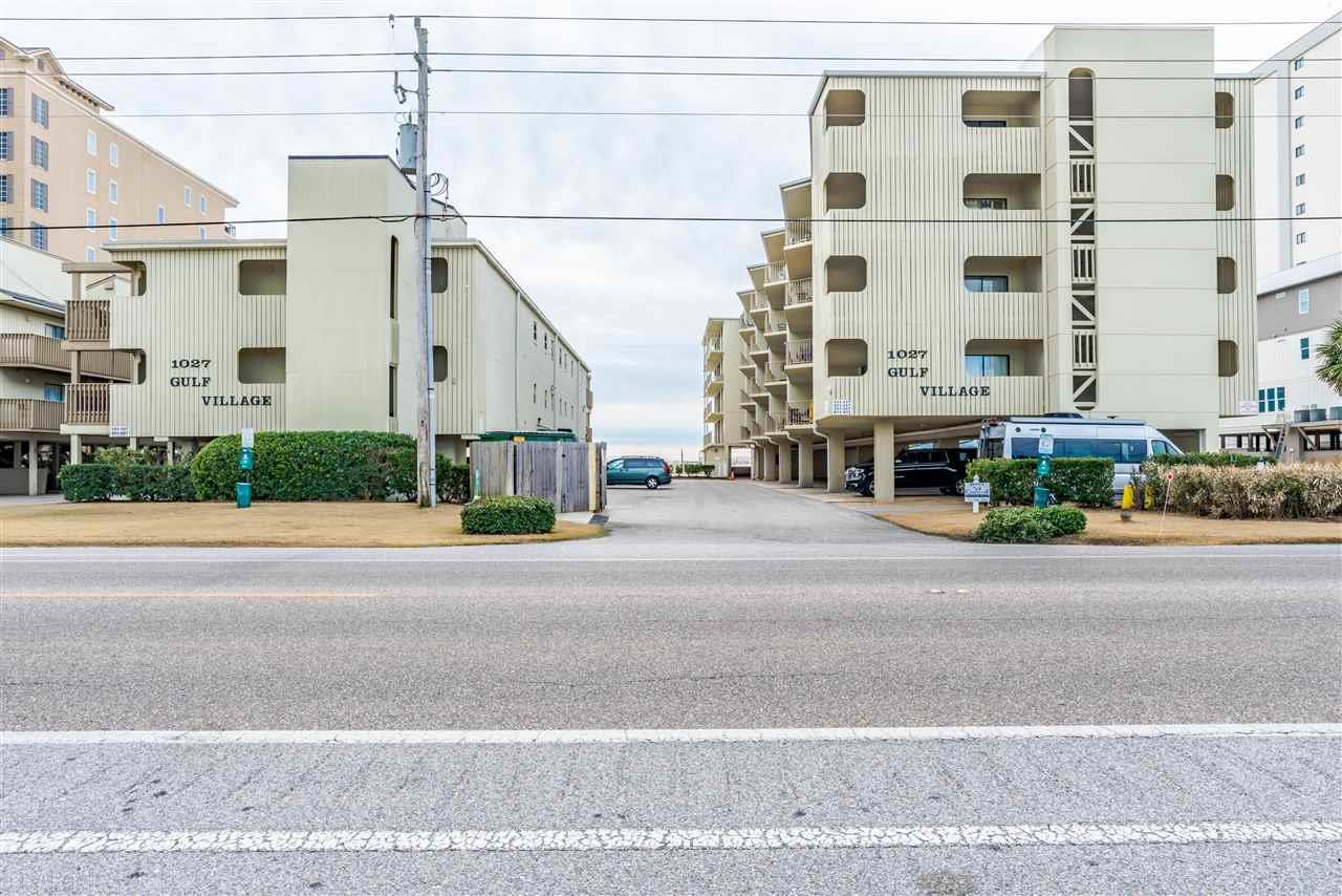 1027 Beach Blvd - Photo 1