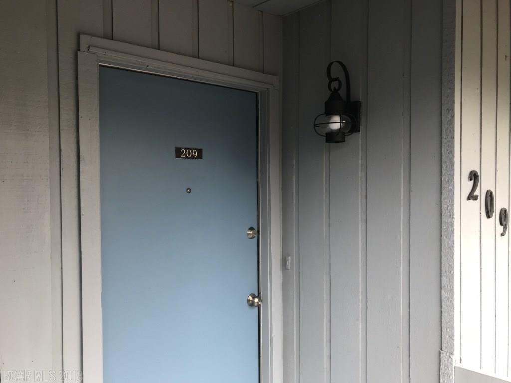 209 Golf Terrace - Photo 1