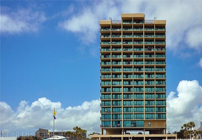 533 Beach Blvd - Photo 1