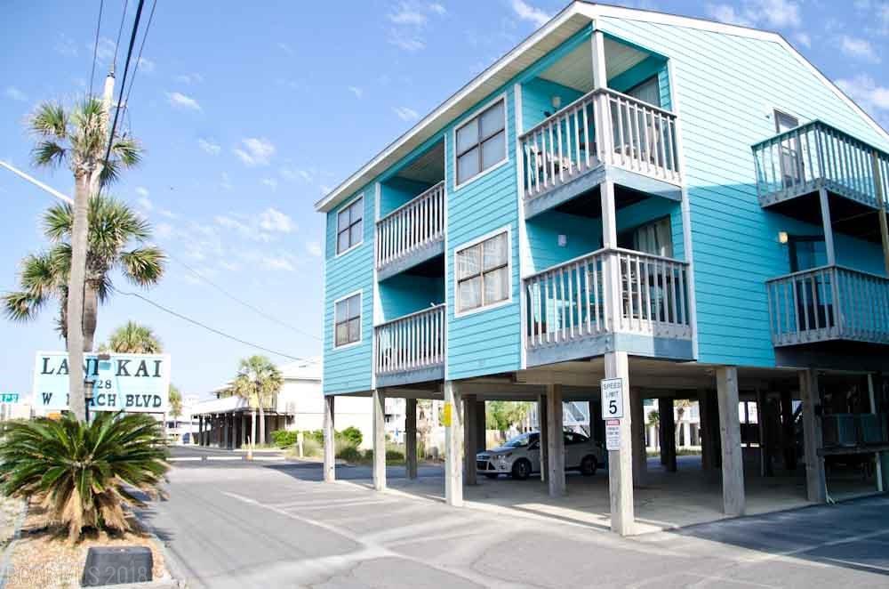 728 Beach Blvd - Photo 1