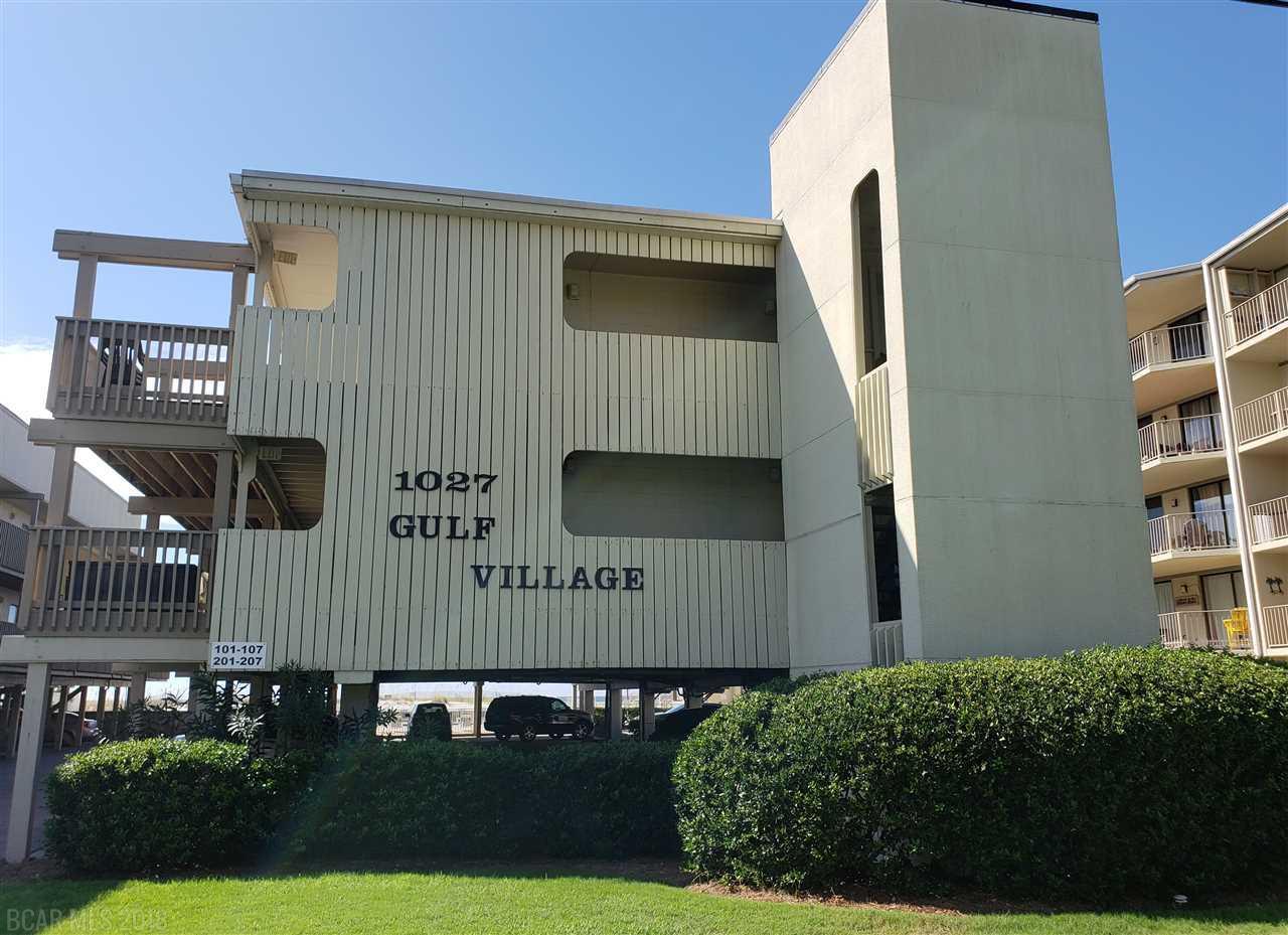 1027 Beach Blvd - Photo 1