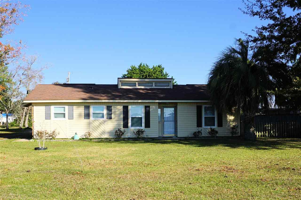 208 Azalea Avenue - Photo 1
