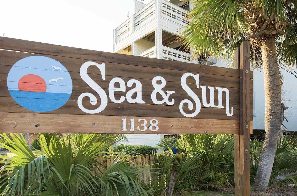 1138 Beach Blvd - Photo 1