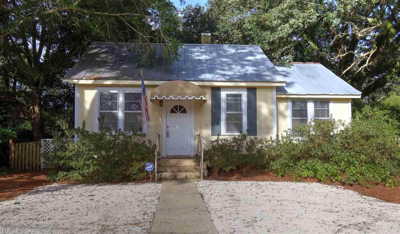 201 Gaston Avenue - Photo 1