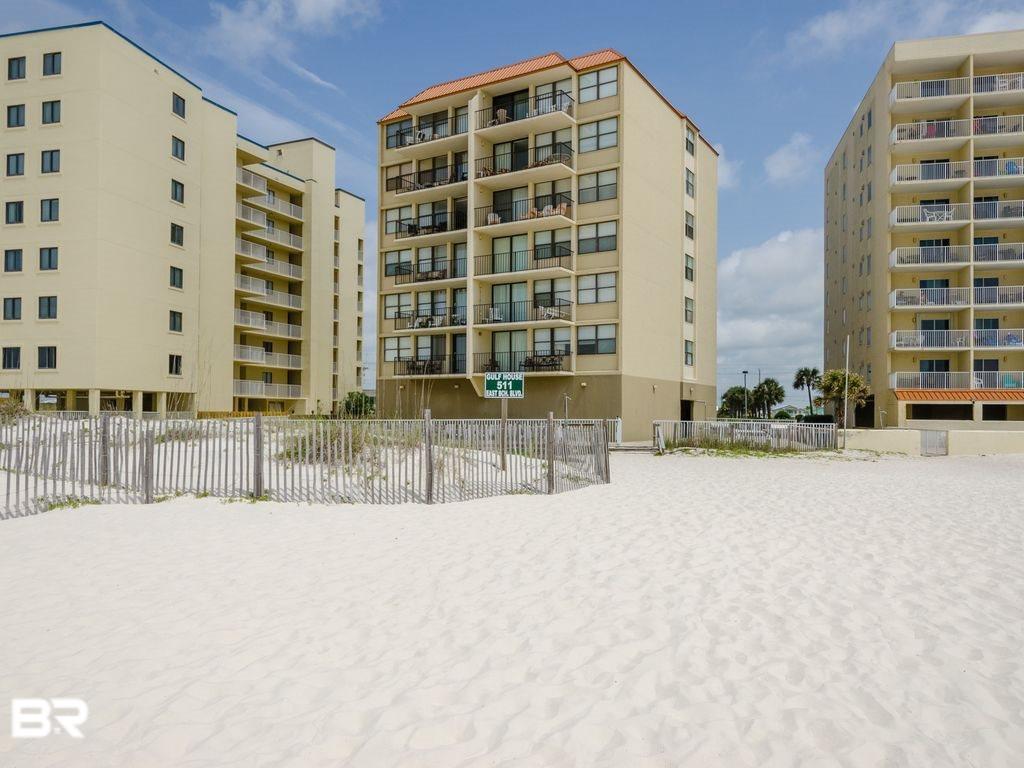511 Beach Blvd - Photo 1