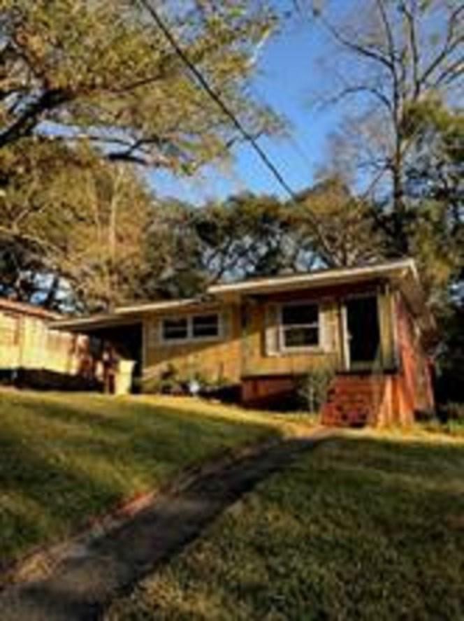 1214 Oak Circle - Photo 1