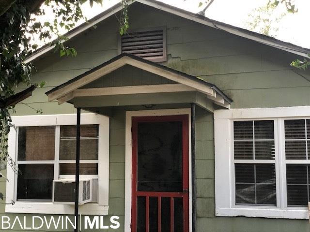 1104 Randall Avenue - Photo 1