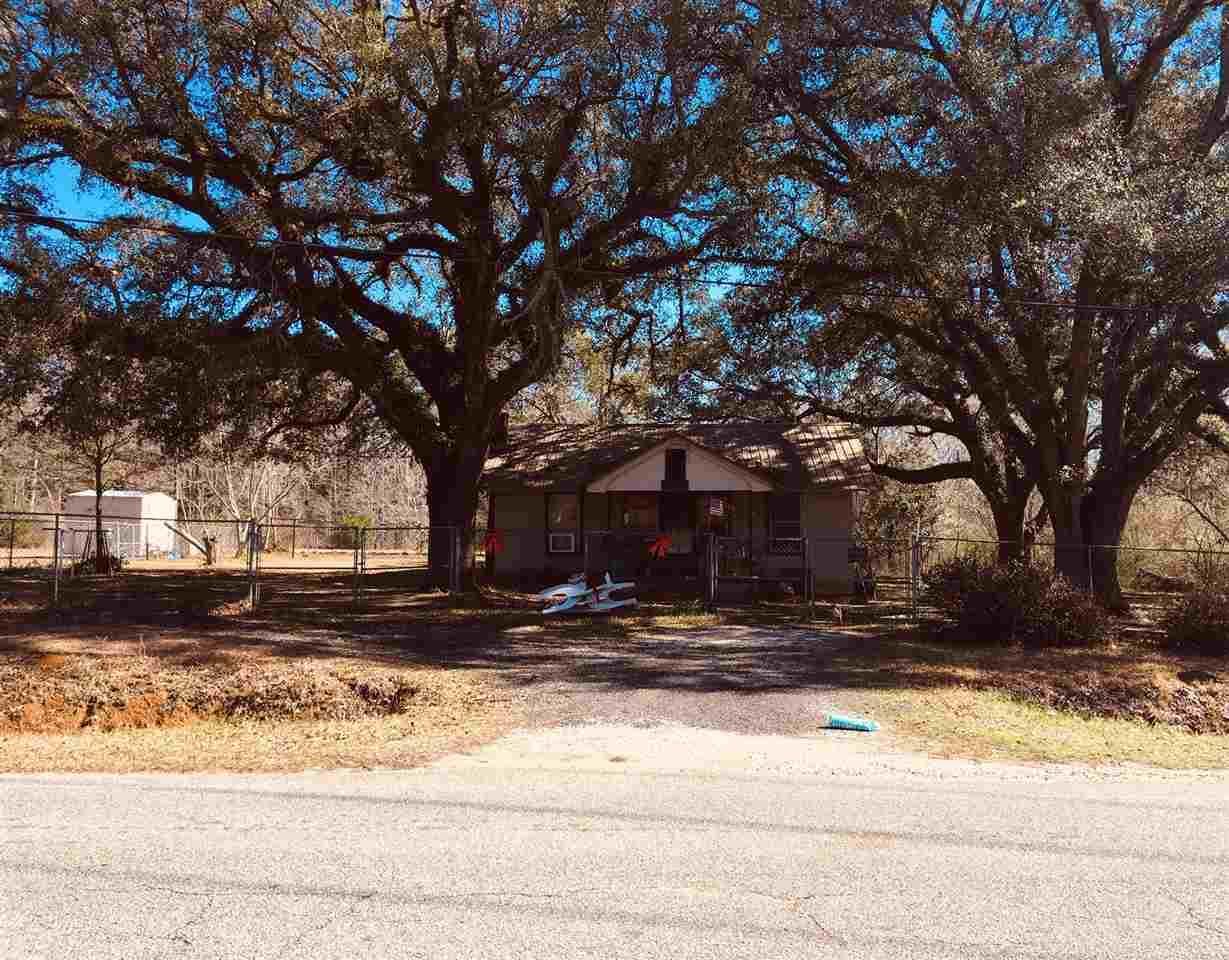 400 Dobson Av - Photo 1