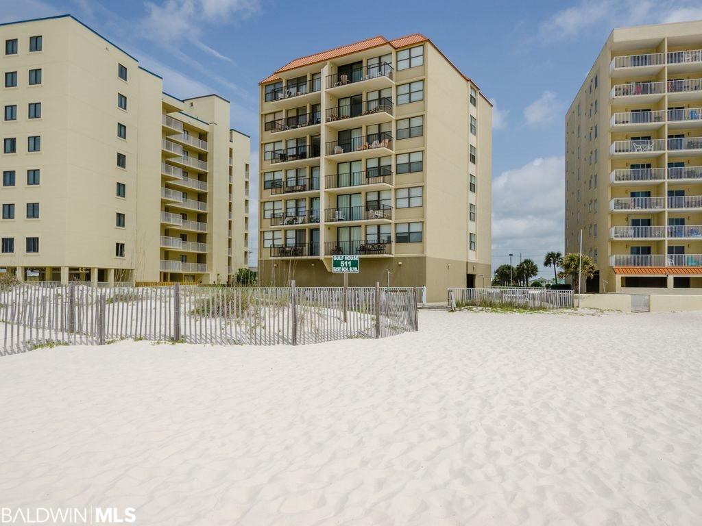 511 Beach Blvd - Photo 1