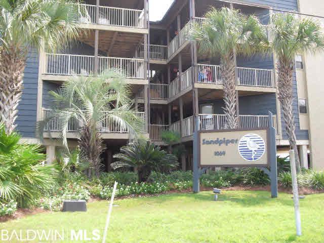 1069 Beach Blvd - Photo 1
