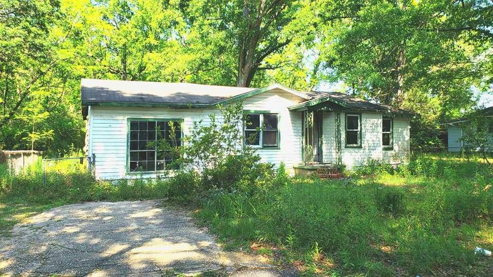 110 Abernathy Avenue - Photo 1