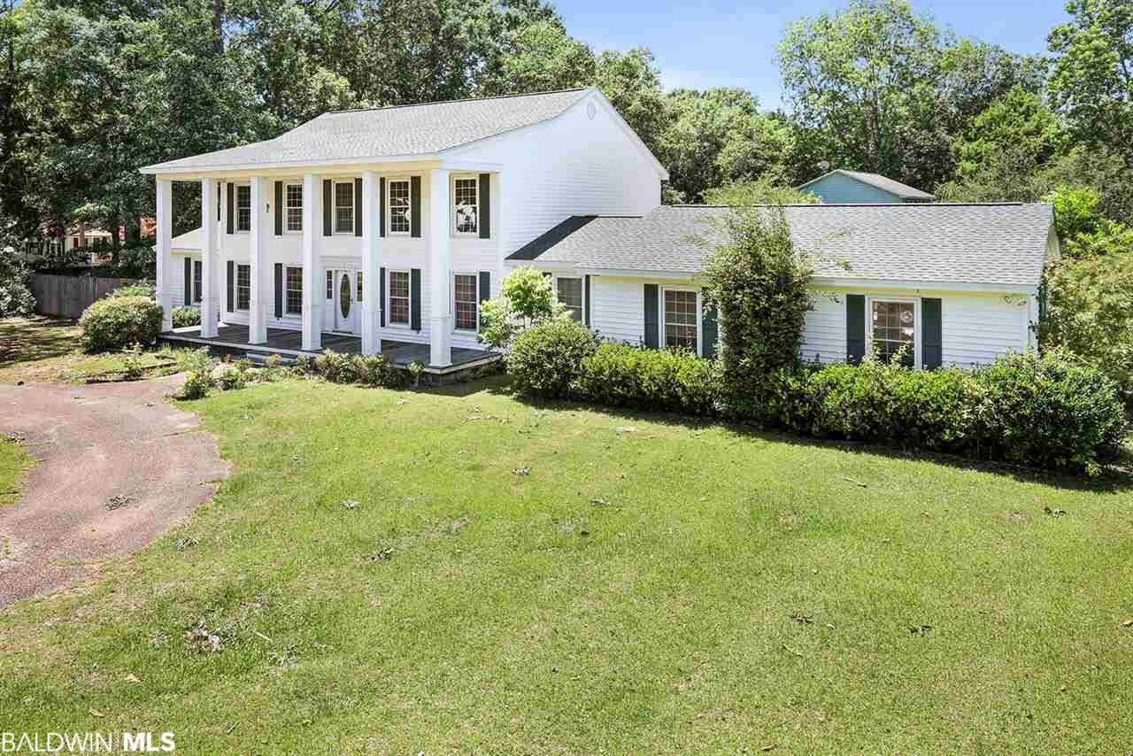805 Holly Blvd - Photo 1