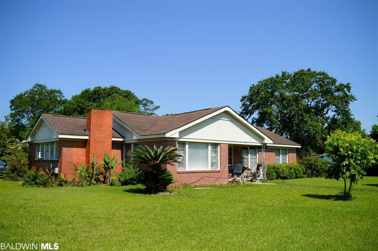 208 Beck Street - Photo 1