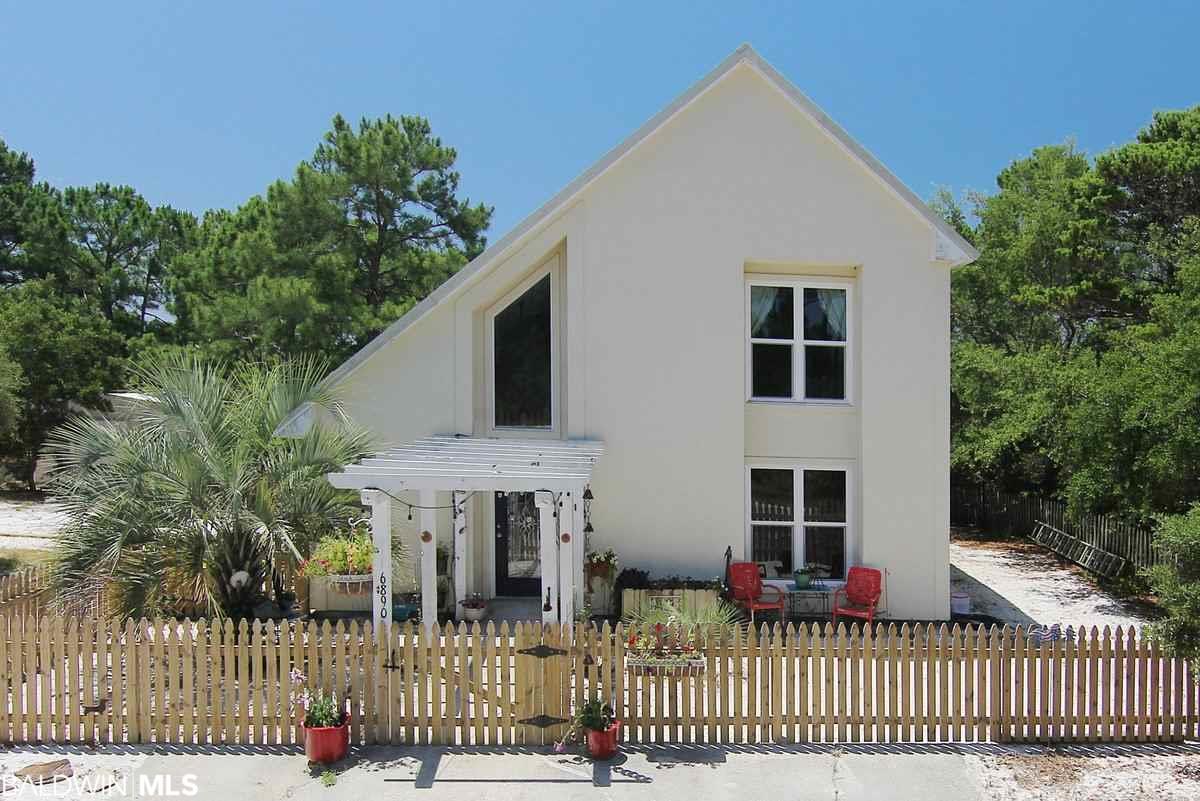 6890 Palmetto Dr - Photo 1