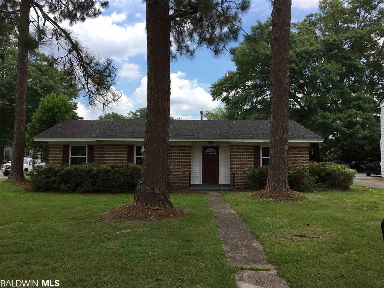 301 Roberts St - Photo 1
