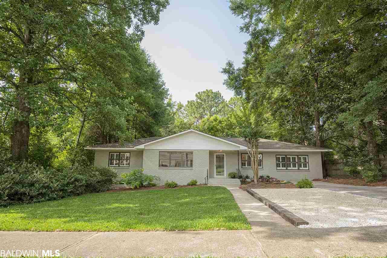 600 Gayfer Avenue - Photo 1
