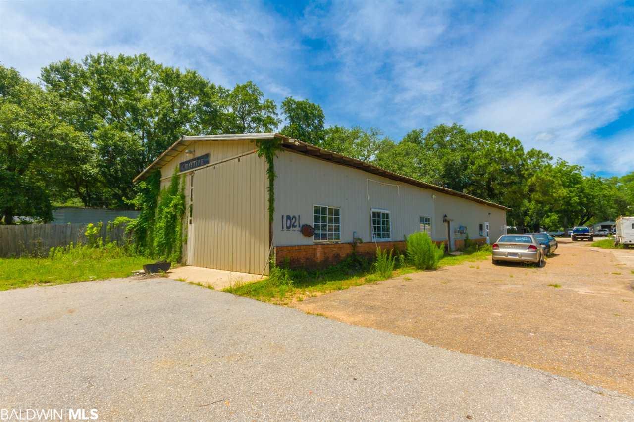 1021 Hickory St - Photo 1