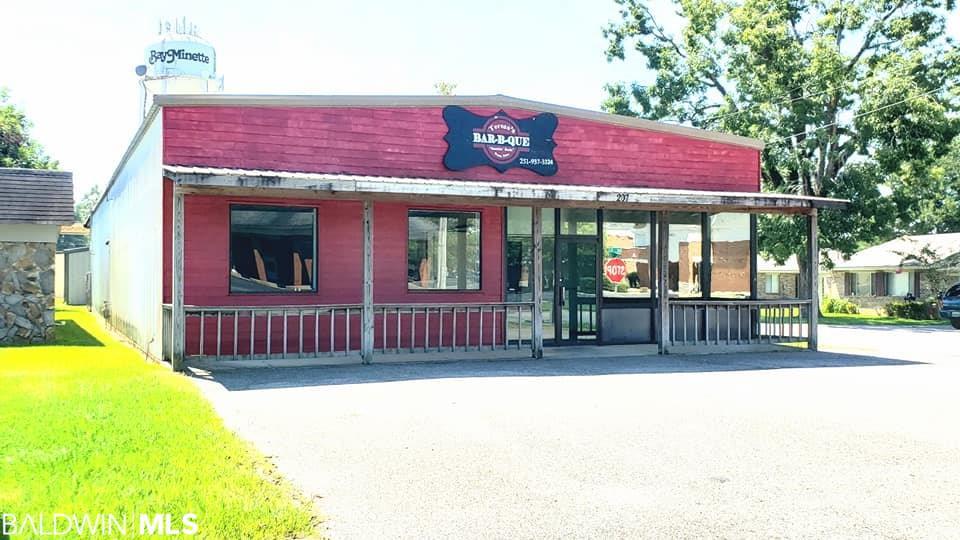 201 Oak Street - Photo 1