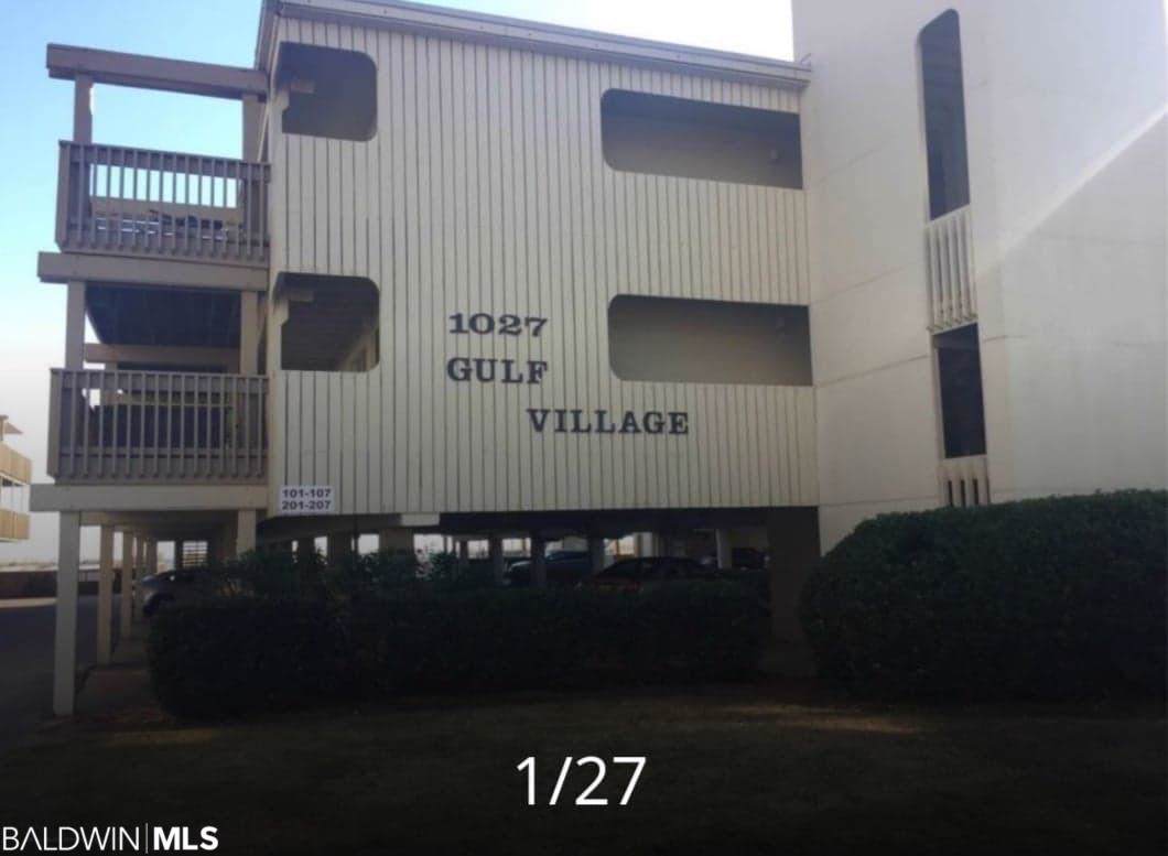 1027 Beach Blvd - Photo 1