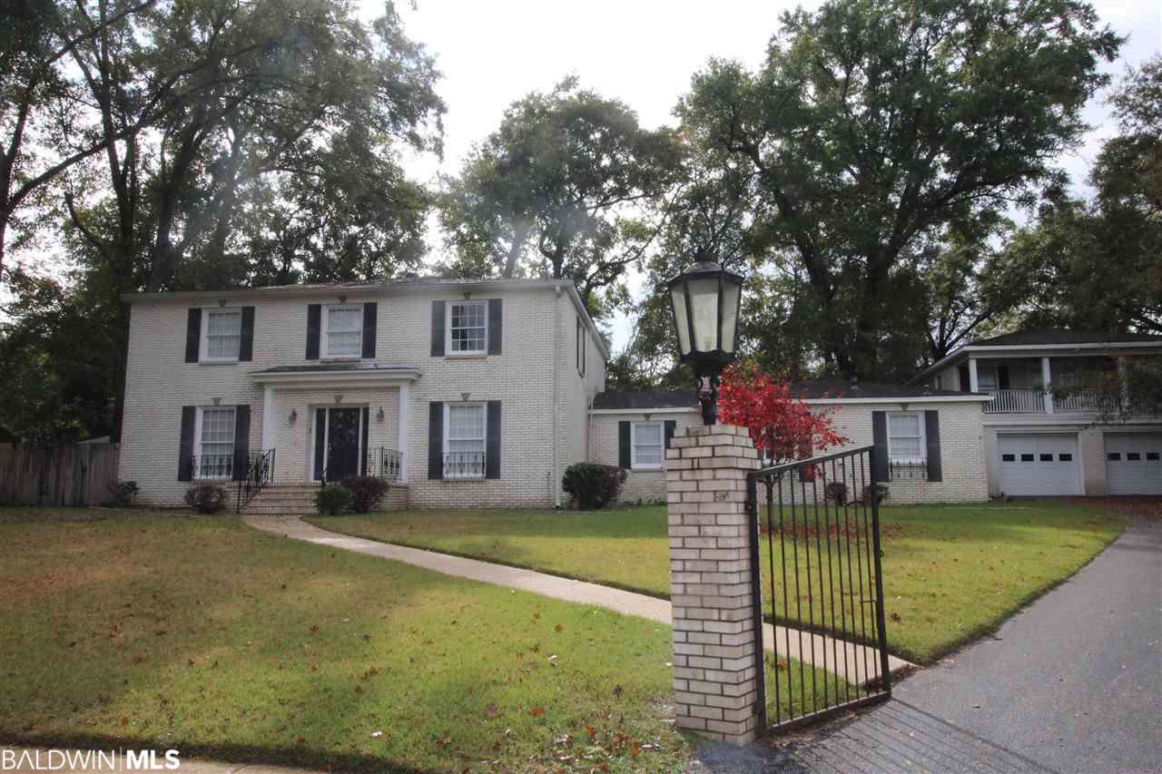 728 Oak Hill Court - Photo 1