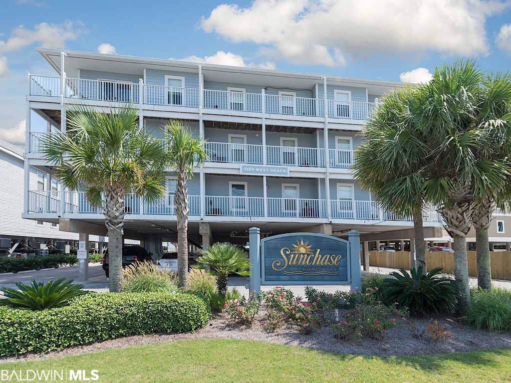 1129 Beach Blvd - Photo 1