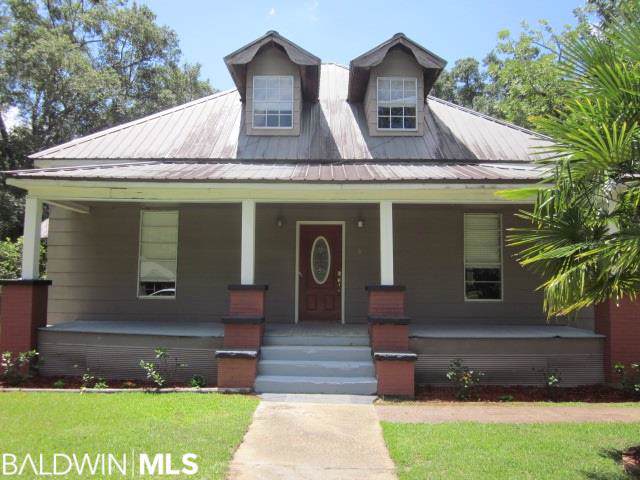 611 6th Street - Photo 1