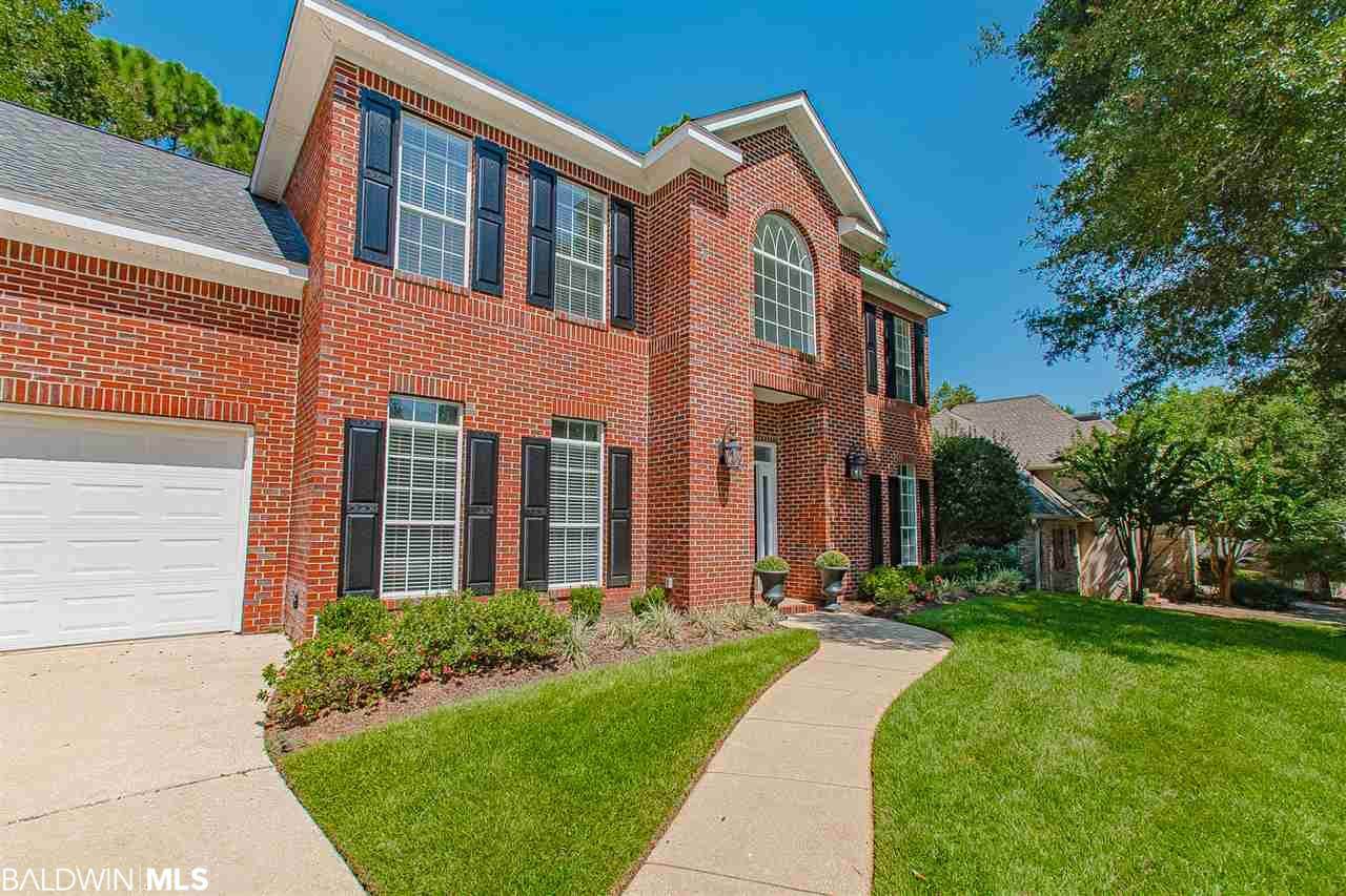215 North Circle - Photo 1
