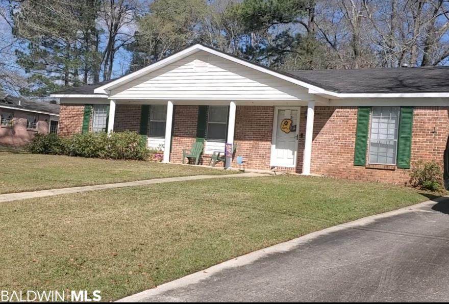 305 Pine Street - Photo 1