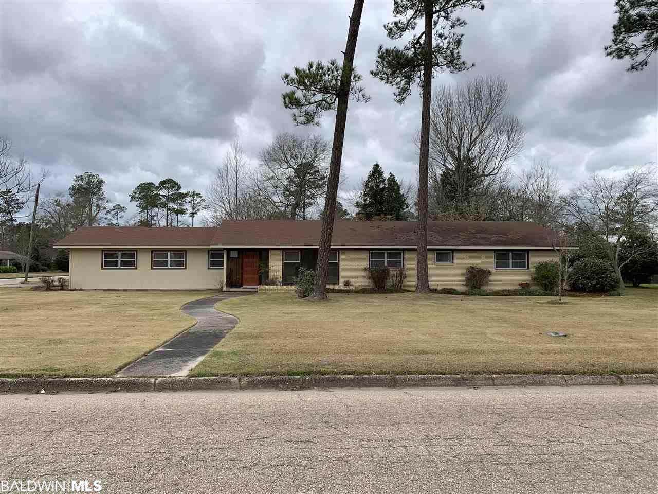 402 Beck Street - Photo 1